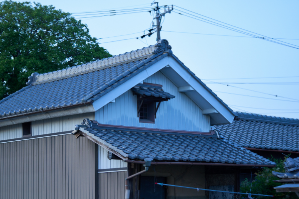 綺麗に整備された日本家屋の屋根